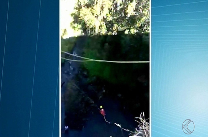  Homem fica ferido e tem parada cardíaca durante prática de esporte radical em cachoeira em MG