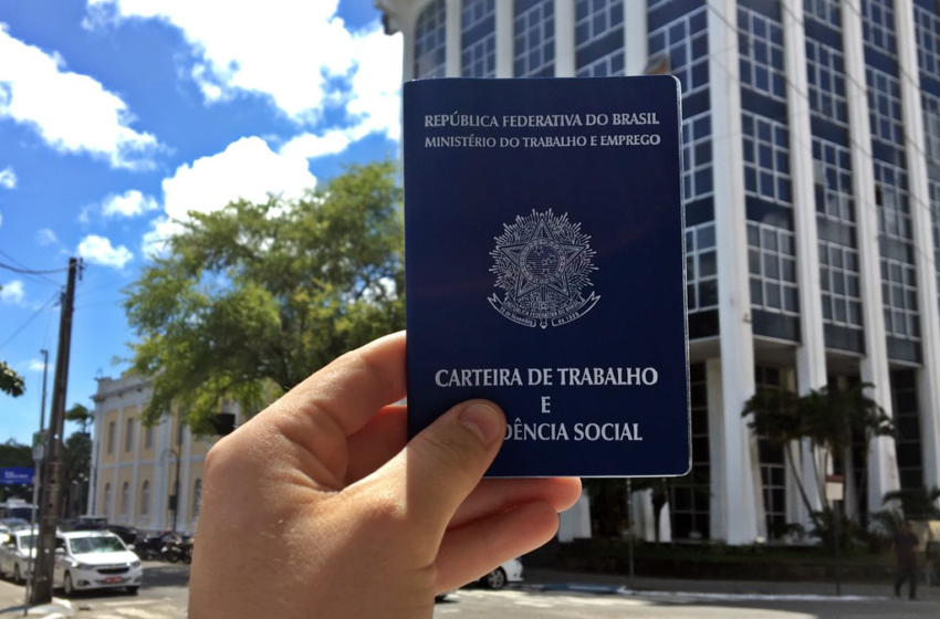  Após assinatura de convênio, Sine de Uberaba também vai emitir carteira de trabalho