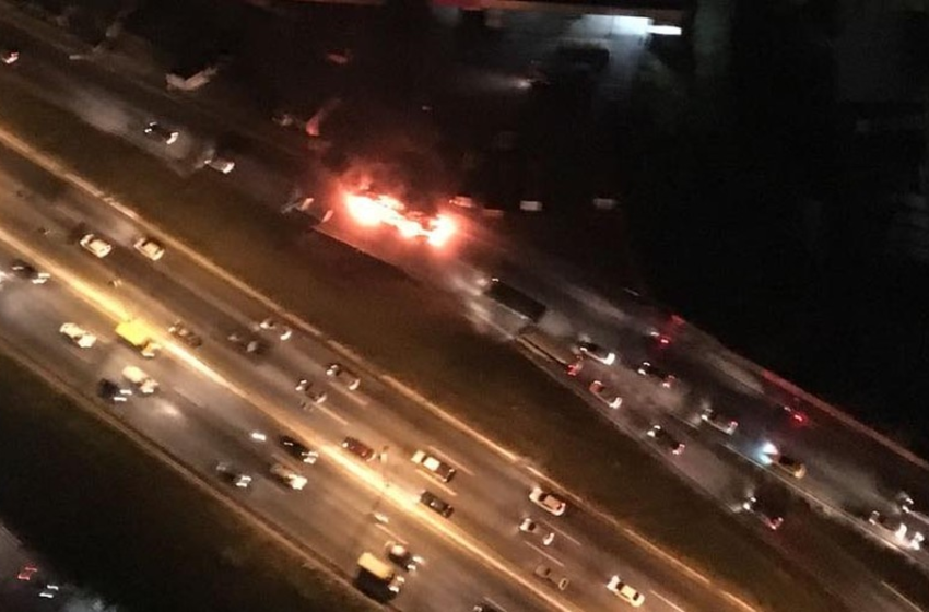  Ônibus é incendiado no Anel Rodoviário, em Belo Horizonte